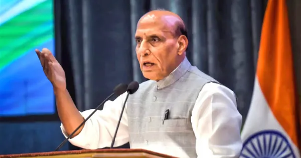 सशक्त कानून व्यवस्था के लिए समाज और पुलिस के बीच साझेदारी जरूरी : उत्तरदायी नागरिक के रूप में जिम्मेदारी का निर्वहन करे समाज, राजनाथ सिंह ने कहा-  सेना और पुलिस देश की सुरक्षा के मजबूत स्तंभ 