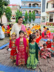 अमन पब्लिक स्कूल ढालवाला में धूमधाम से मनाई गई जन्माष्टमी, नन्हे-मुन्नों ने कृष्ण रूप में मोहा मन